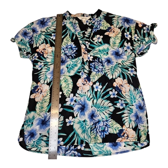 Land N Sea Tropical V Neck Button Top Small - Picture 7 of 7